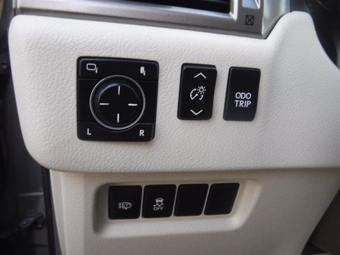 Used 2014 Lexus GX 460 image 30