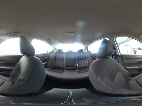 Used 2025 Nissan Altima 2.5 SV FWD image 38