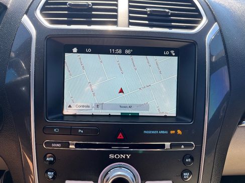 Used 2018 Ford Explorer Limited FWD image 15
