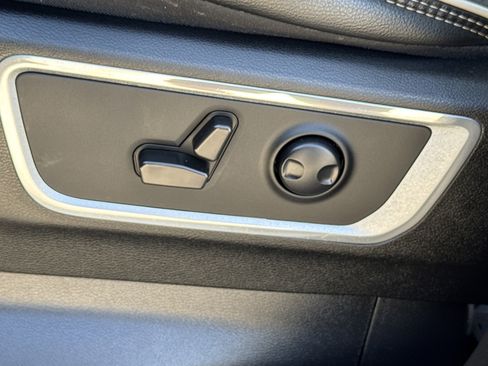 Used 2022 RAM 1500 Laramie image 28