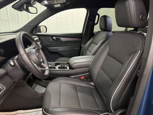 Used 2025 Buick Enclave Preferred image 14