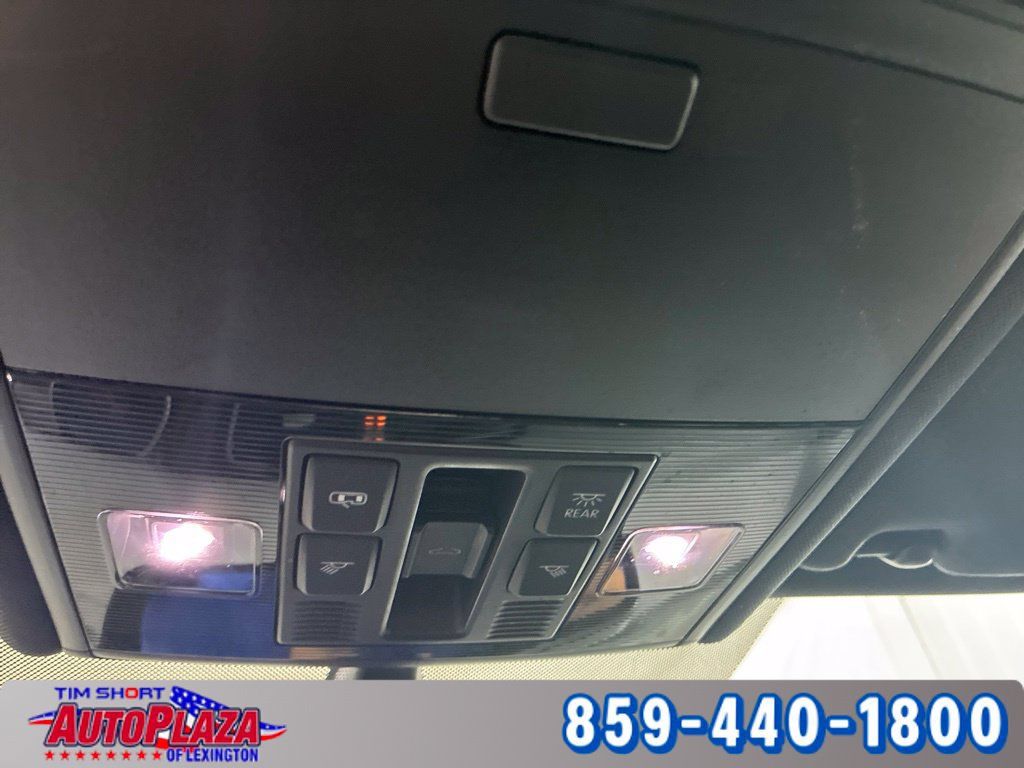 Used 2017 Volkswagen GTI SE FWD image 17