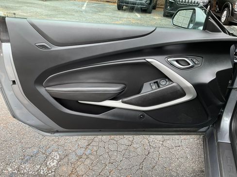 Used 2019 Chevrolet Camaro LT RWD image 9