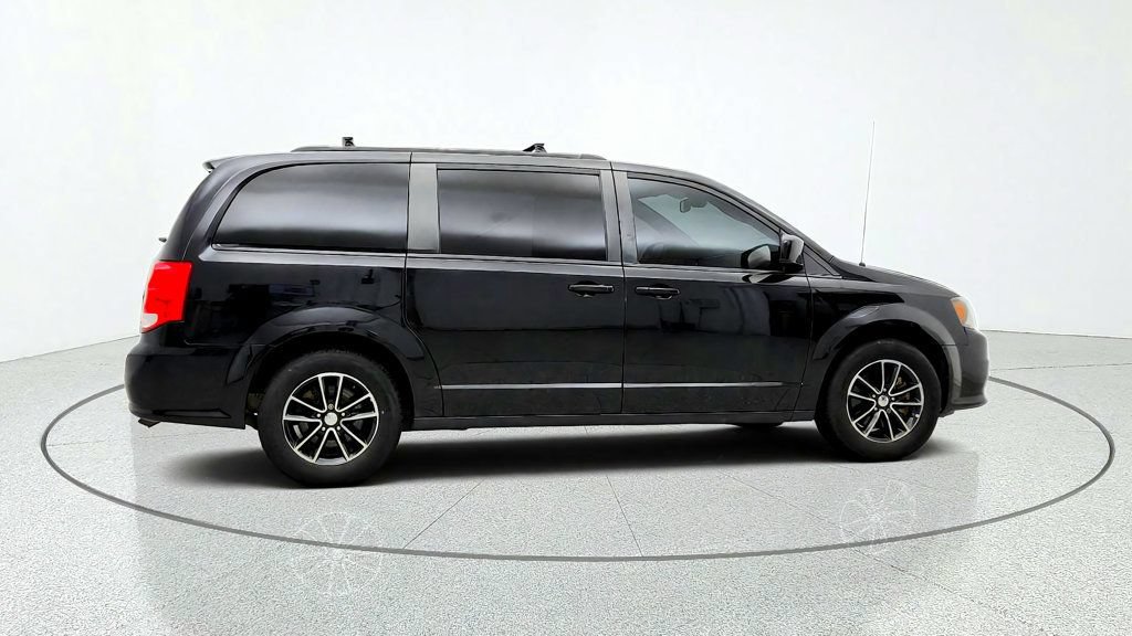 Used 2018 Dodge Grand Caravan GT FWD image 4