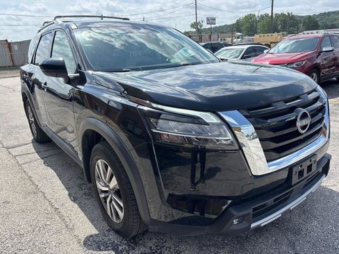 Used 2022 Nissan Pathfinder SL FWD image 5