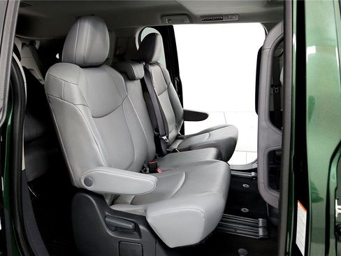 Certified 2024 Toyota Sienna XLE image 17