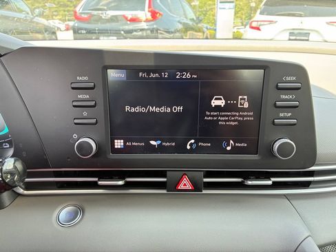 Used 2025 Hyundai Elantra Hybrid FWD image 27
