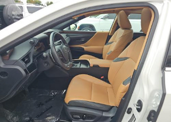Certified 2024 Lexus ES 350 w/ Premium Package FWD image 4