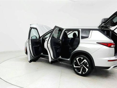 Used 2024 Mitsubishi Outlander FWD image 10