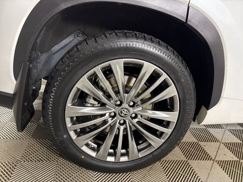 Used 2022 Toyota Highlander Platinum image 36
