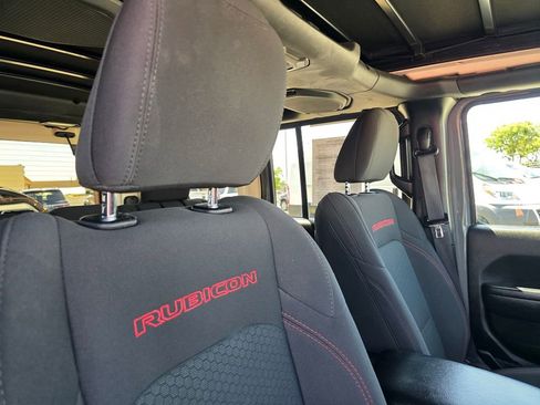 Used 2022 Jeep Wrangler Unlimited Rubicon w/ Xtreme Recon 35" Tire Package AWD/4WD image 22