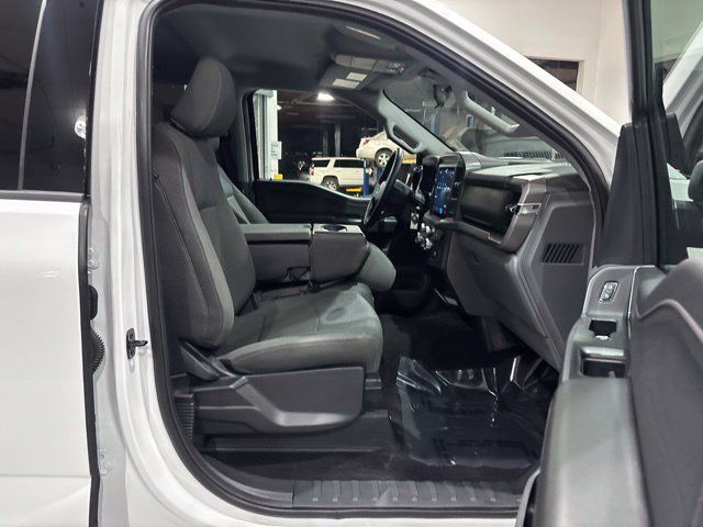 Used 2025 Ford F150 XLT w/ Equipment Group 301A Standard AWD/4WD image 39