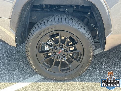 Used 2025 Toyota Tundra SR5 w/ SR5 Premium Package AWD/4WD image 17