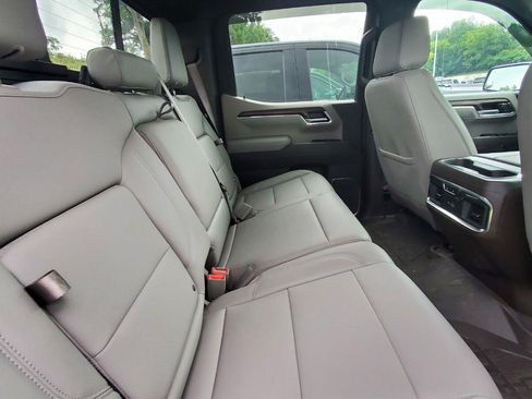 Used 2026 GMC Sierra 1500 SLT w/ SLT Premium Package AWD/4WD image 6