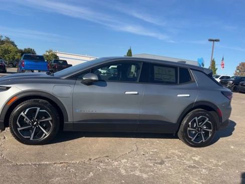 New 2026 Chevrolet Equinox EV LT image 5