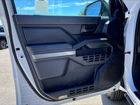 Certified 2025 Toyota Tacoma SR5 w/ SR5 Upgrade Package AWD/4WD image 21