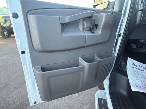Used 2024 GMC Savana 2500 w/ Driver Convenience Package image 14