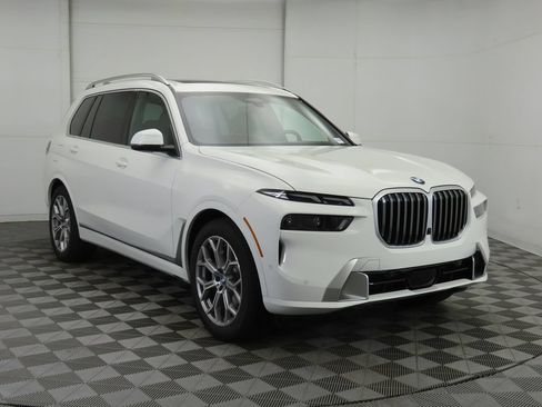 Used 2026 BMW X7 xDrive40i AWD/4WD image 4