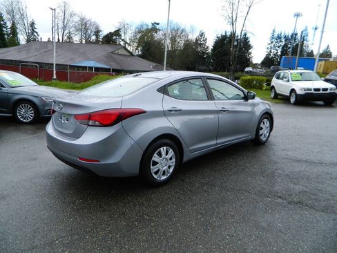 Used 2016 Hyundai Elantra SE image 8
