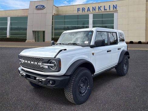 New 2025 Ford Bronco Badlands w/ Sasquatch Package image 3