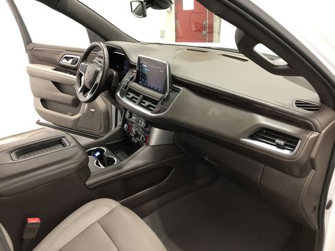 Used 2022 Chevrolet Tahoe Z71 w/ Off-Road Capability Package image 15