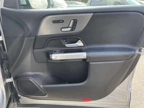 Used 2020 Mercedes-Benz GLB 250 4MATIC image 17