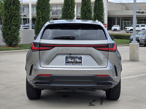 Certified 2025 Lexus NX 250 FWD w/ Towing Package (2000 Lbs) image 4