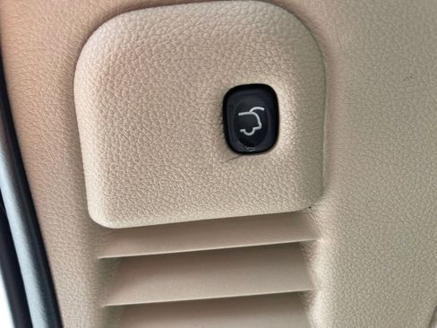 Used 2015 Jeep Grand Cherokee Overland w/ Advanced Technology Group AWD/4WD image 10