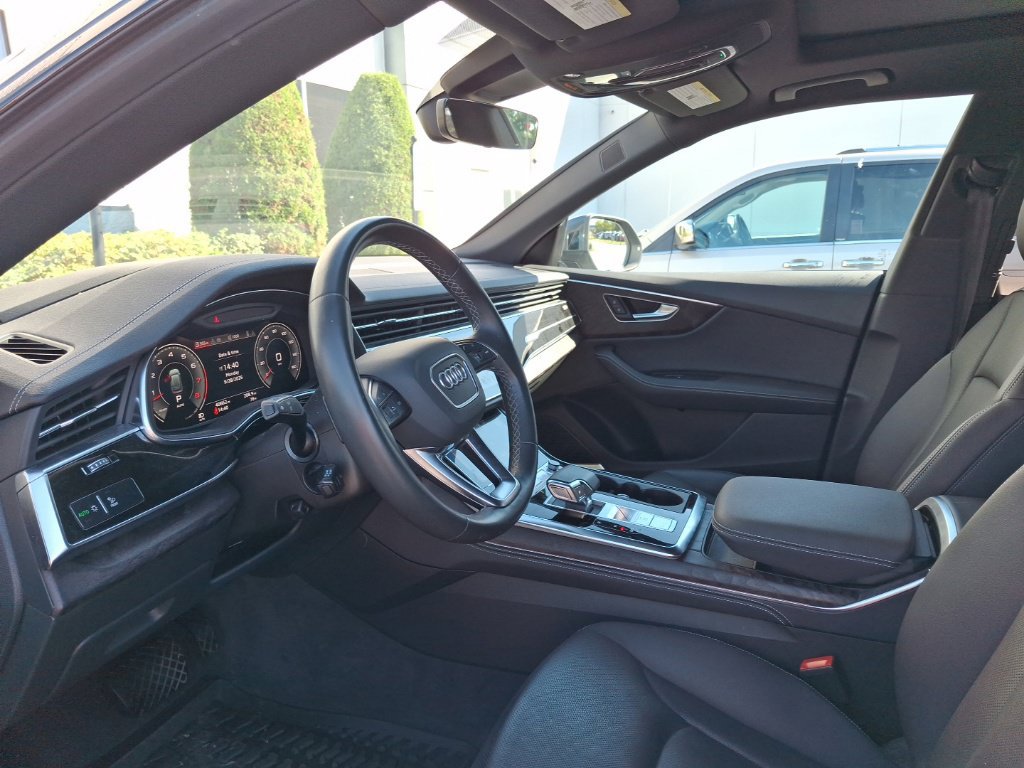 Used 2023 Audi Q8 Prestige w/ Prestige Package AWD/4WD image 3