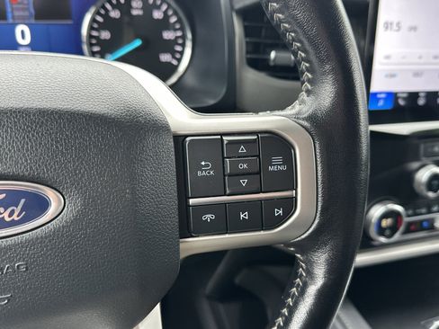 Used 2024 Ford Expedition XLT image 18