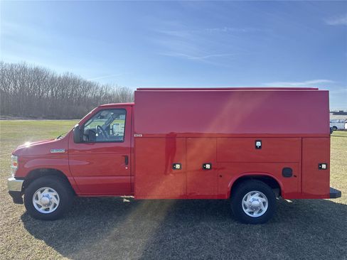 New 2026 Ford E-350 and Econoline 350 Super Duty w/ Power Equipment Group RWD image 8