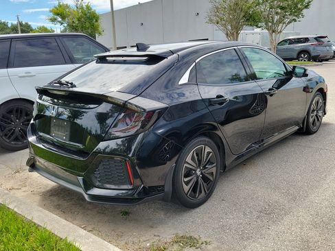 Used 2018 Honda Civic EX image 3