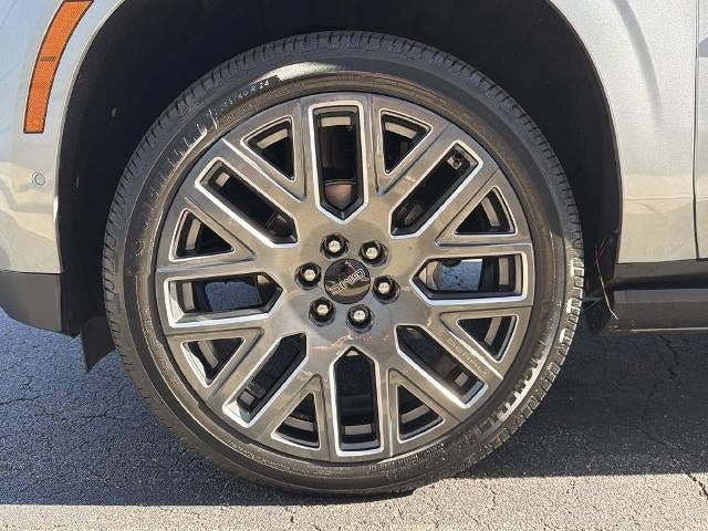Used 2025 GMC Yukon Denali Ultimate AWD/4WD image 11