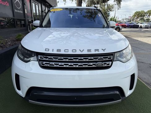 Used 2017 Land Rover Discovery HSE AWD/4WD image 2