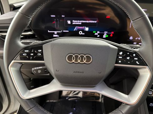 Used 2025 Audi Q5 Premium Plus w/ Premium Plus AWD/4WD image 23