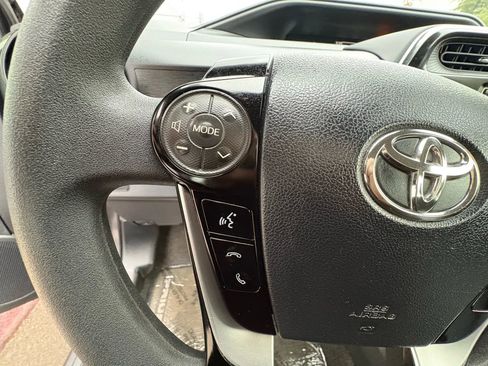 Used 2018 Toyota Prius C Two image 19