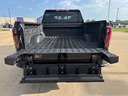 New 2026 GMC Sierra 2500 AT4 w/ AT4 Premium Plus Package AWD/4WD image 12