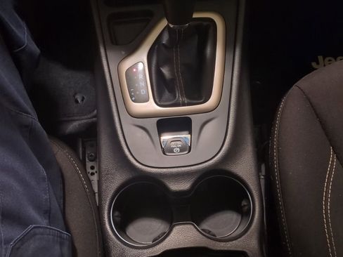 Used 2017 Jeep Cherokee Latitude image 19