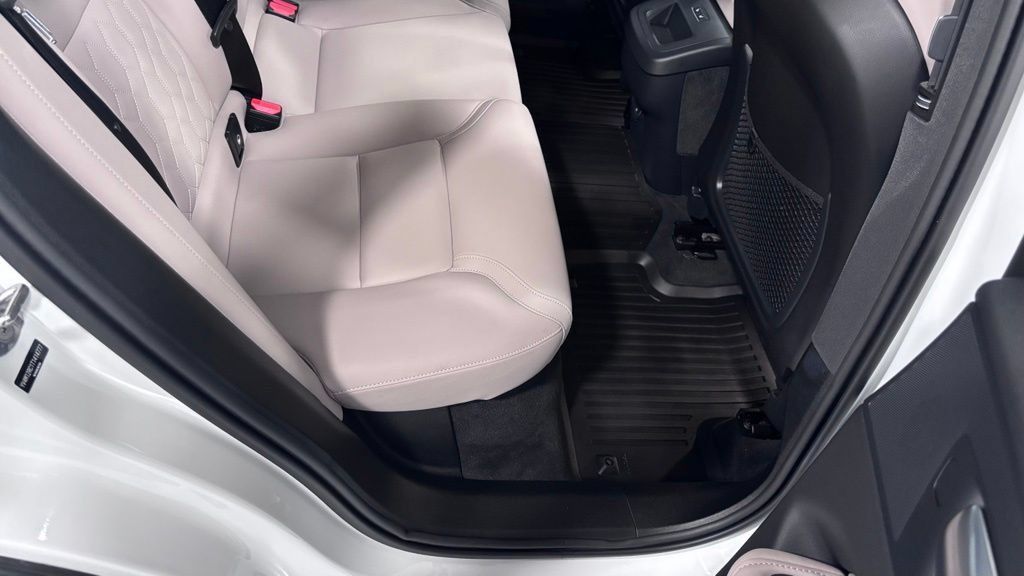 Certified 2026 Volvo XC60 B5 Plus AWD/4WD image 24