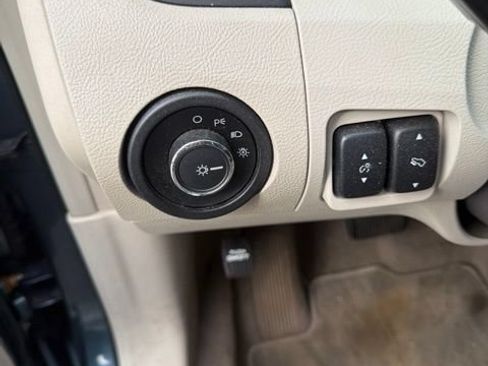 Used 2010 Ford Taurus Limited FWD image 13