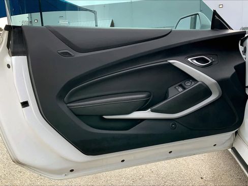 Used 2018 Chevrolet Camaro LT RWD image 21