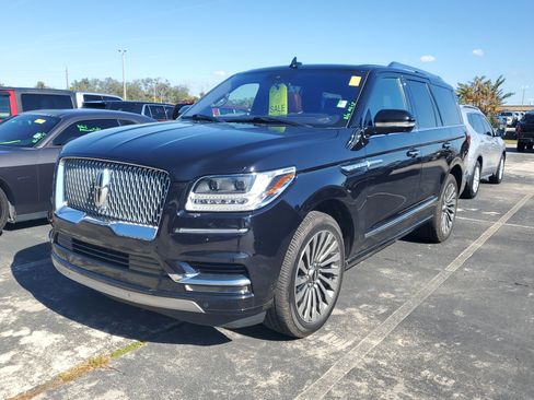 Used 2019 Lincoln Navigator Reserve image 3