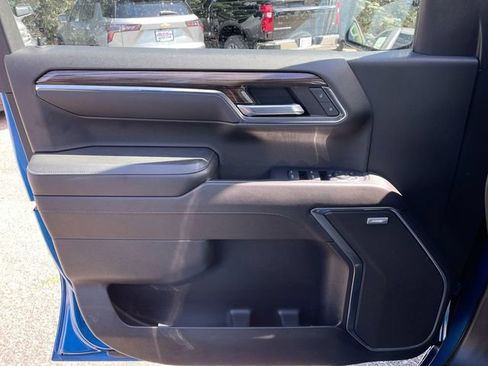 Used 2022 Chevrolet Silverado 1500 RST w/ Convenience Package II AWD/4WD image 22