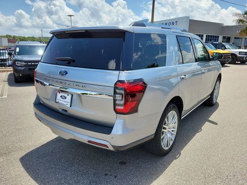 Used 2024 Ford Expedition Limited RWD image 5