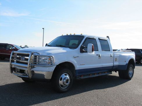 Used 2006 Ford F350 Lariat image 3