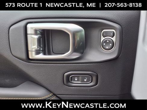 New 2025 Jeep Wrangler Unlimited Sahara AWD/4WD image 8