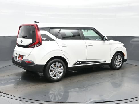 Used 2021 Kia Soul LX FWD image 6