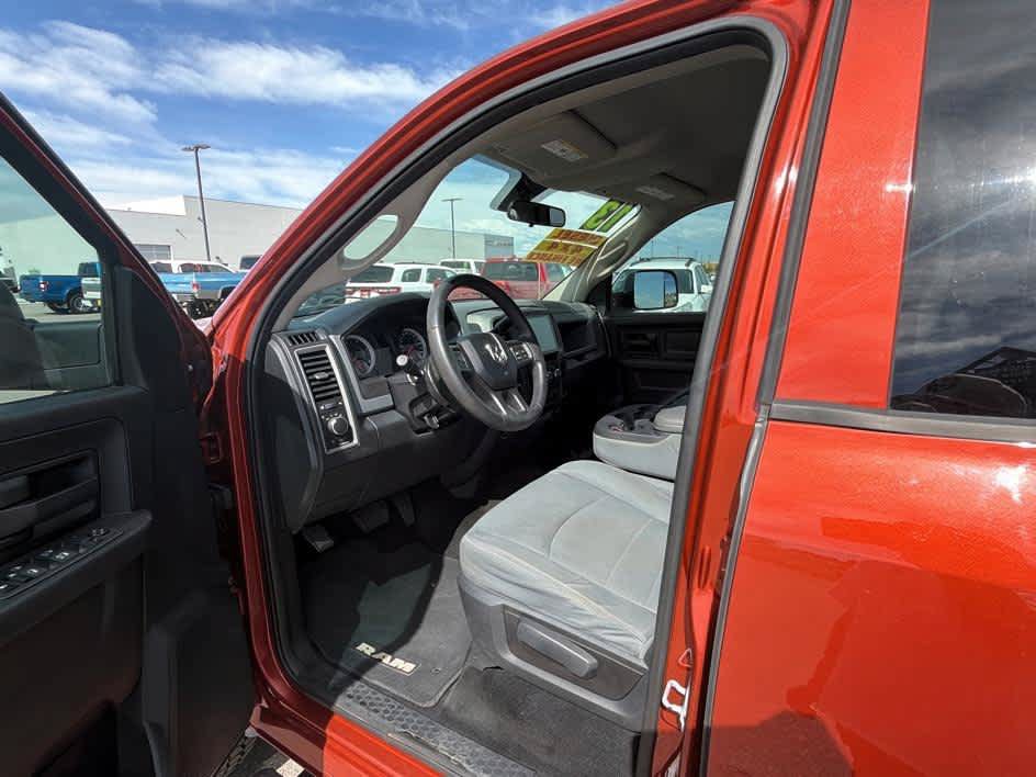 Used 2013 RAM 2500 Tradesman w/ Chrome Appearance Group AWD/4WD image 11