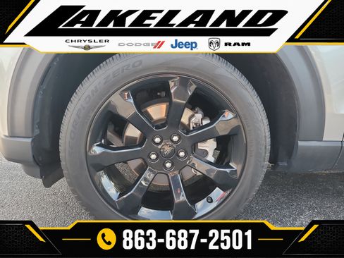 Used 2024 Ford Explorer ST-Line w/ Class IV Trailer Tow Package RWD image 9