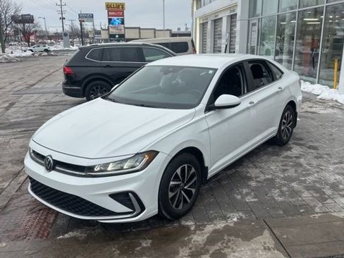 Certified 2025 Volkswagen Jetta S image 17